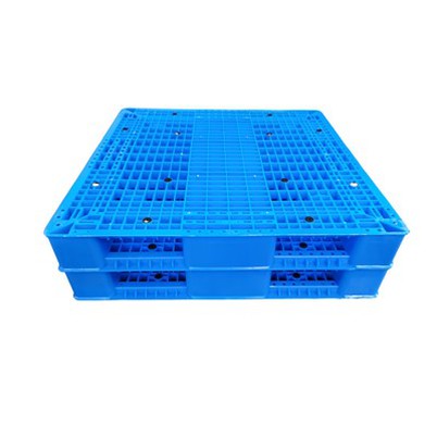 Paleta s tremi vodili z jeklom